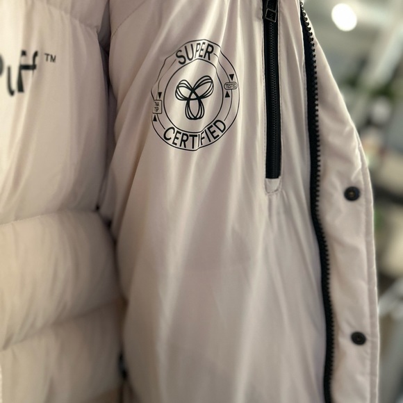 Aritzia Super Puff - Picture 5 of 8